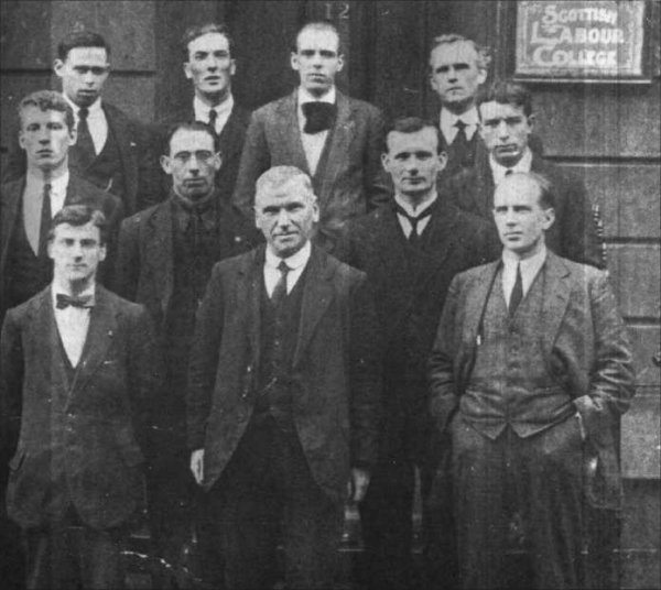 John MacLean front row outside the Scottish Labour College (circa 1916)